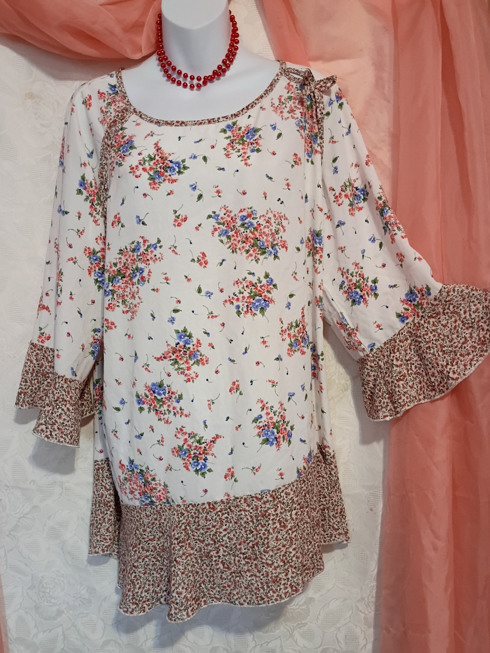 Suzanne Betro Ladies Cream Floral Peasant Tunic with Ruffle Trim Sz 2X